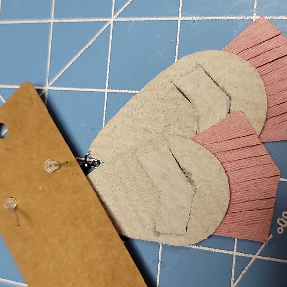 Brand new earrings - Picture 4 of 4